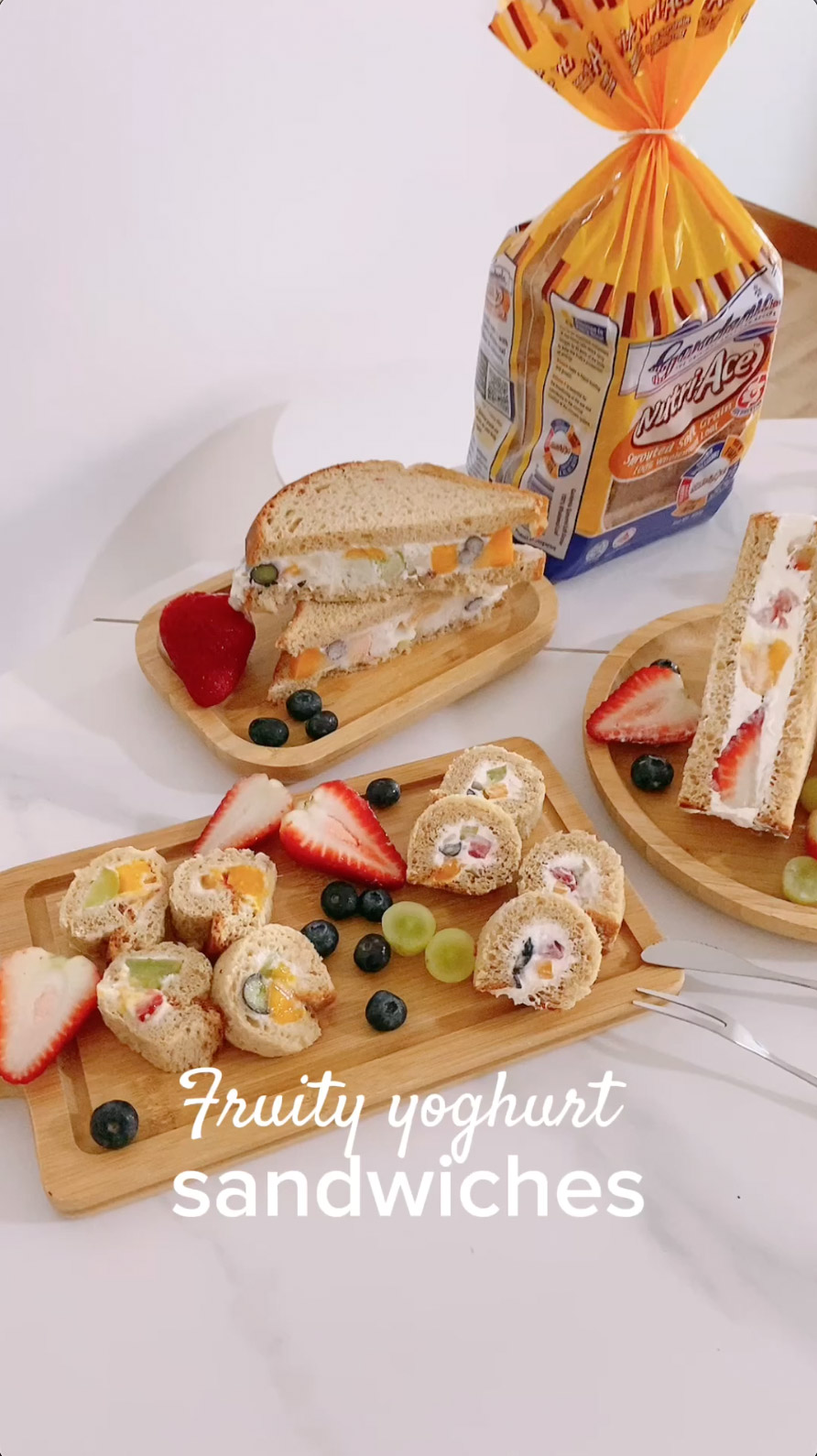 fruity yoghurt sandwich